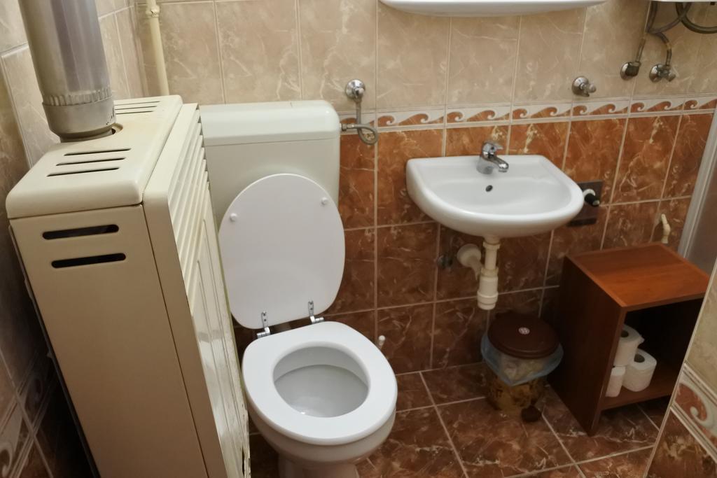 Kisasszony Apartman 埃格尔 外观 照片