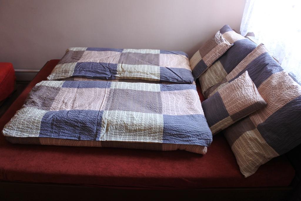Kisasszony Apartman 埃格尔 外观 照片